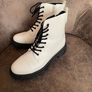 S0 Stylish Cream Lace-Up Ankle Boots